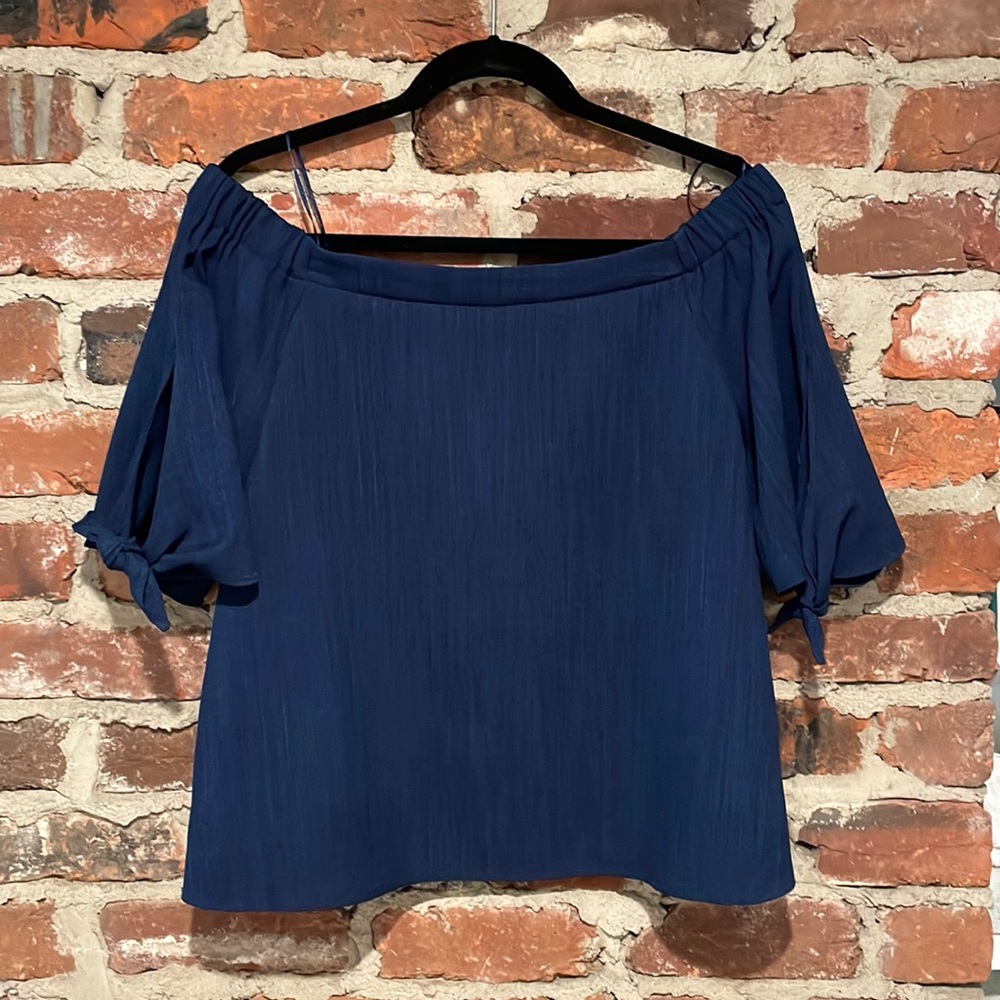 Sugar Lips Off-the-shoulder Top